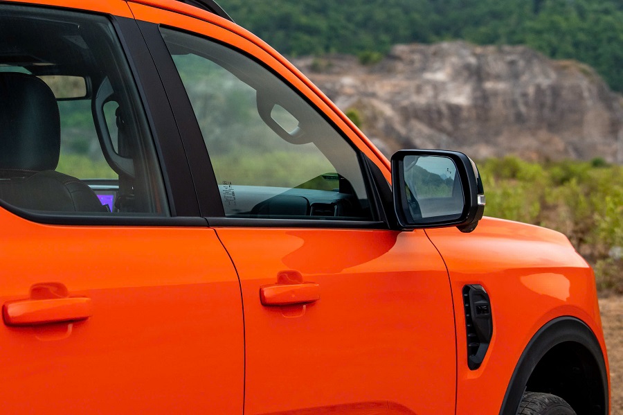 Ford ranger giá lăn bánh