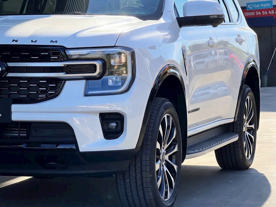 ford everest giá lăn bánh